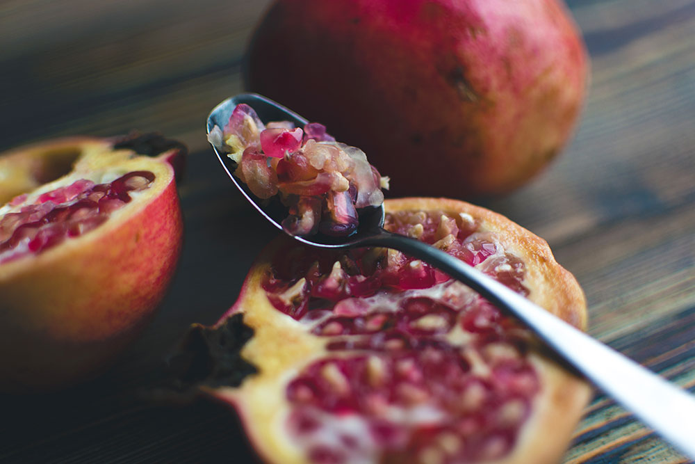 delicious-healthy-food-pomegranite
