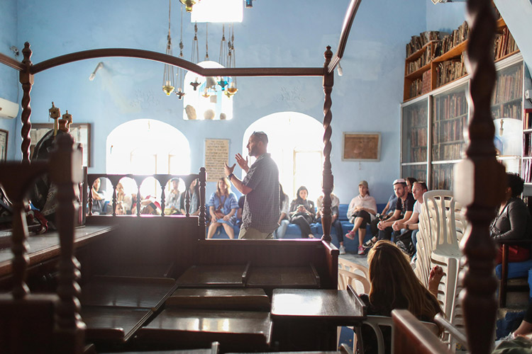 tzfat-safed-synagogue-lecture